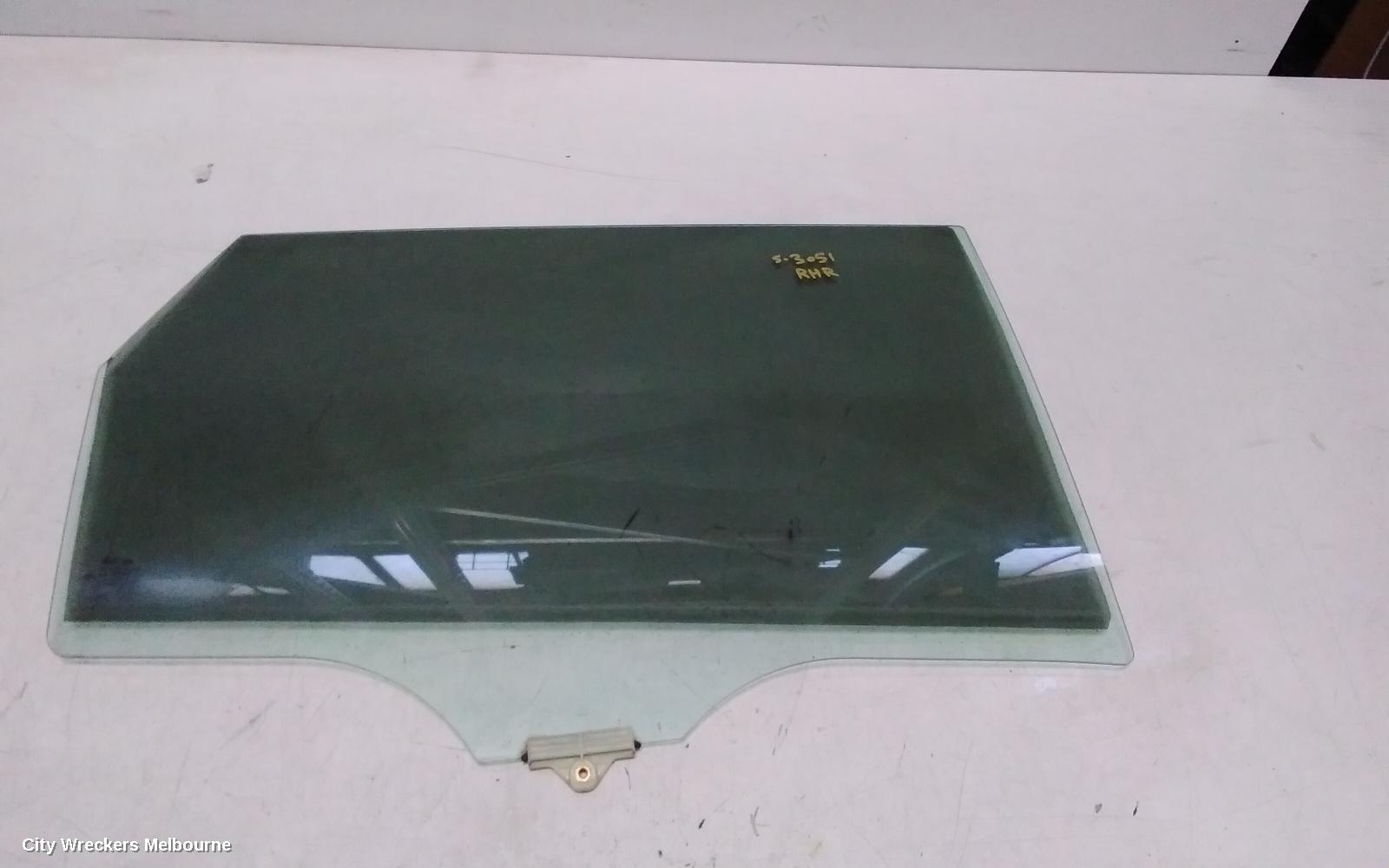 KIA SORENTO RIGHT REAR DOOR WINDOW, UM, 03/2015 - 02/2020 - Image 3