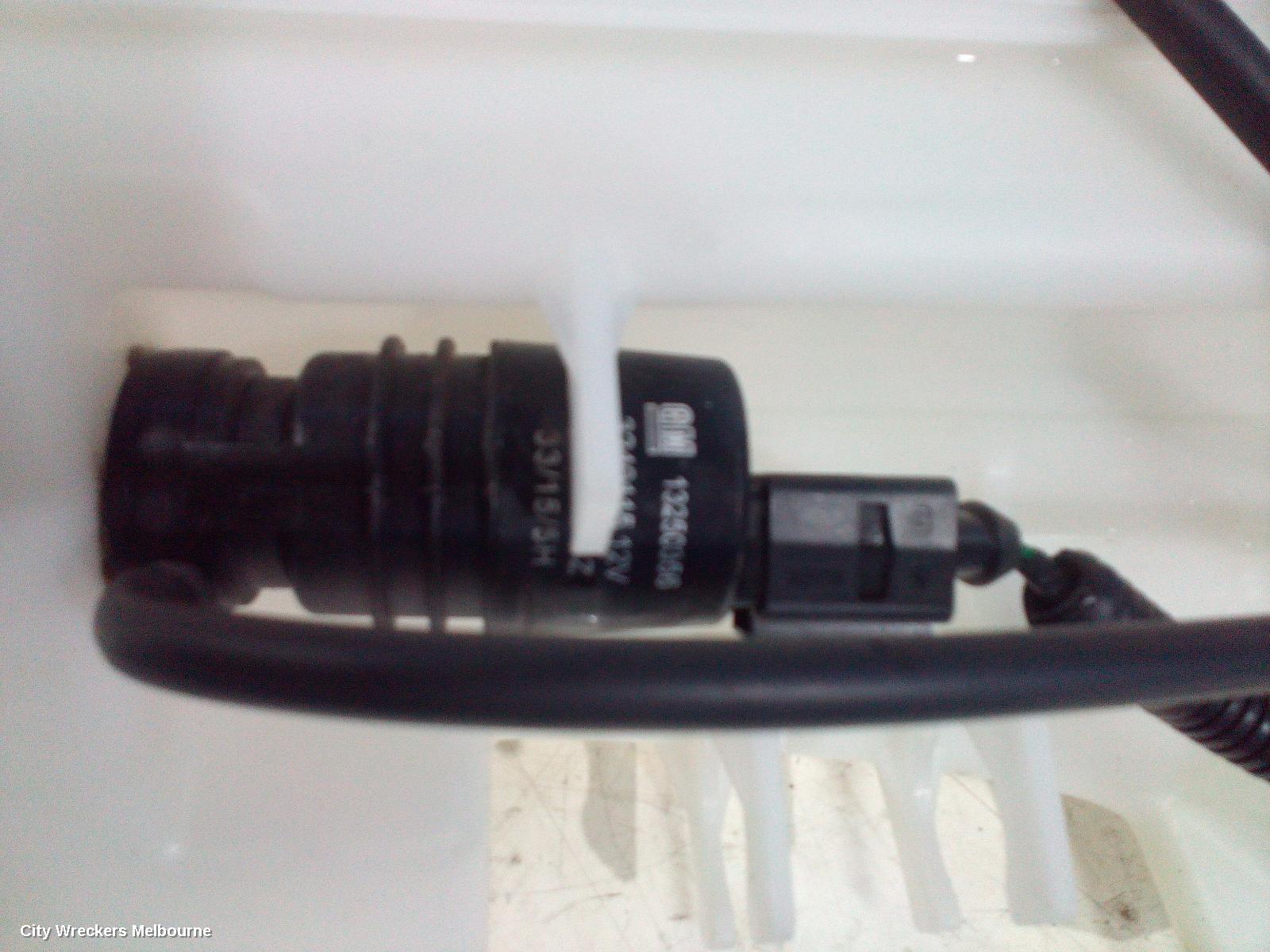 HOLDEN CAPTIVA WASHER BOTTLE, CG, 01/2011 - 06/2018 - Image 2