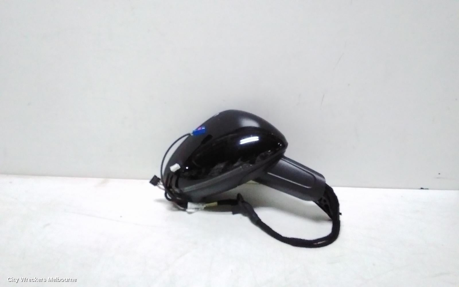 PORSCHE MACAN RIGHT DOOR MIRROR, 95B, ELECTRIC FOLD, AUTODIM, CAMERA TYPE, 06/2014 - 04/2021 - Image 1