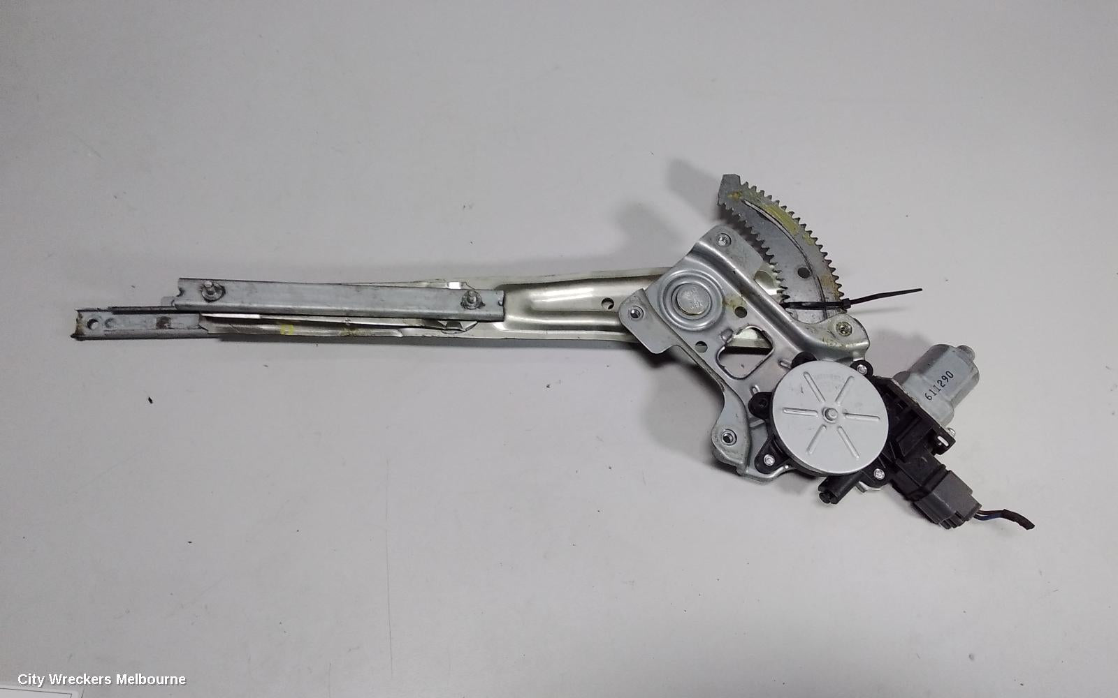MITSUBISHI OUTLANDER LEFT FRONT WINDOW REG/MOTOR, ZG-ZH, POWER, 11/2006 - 10/2012 - Image 2