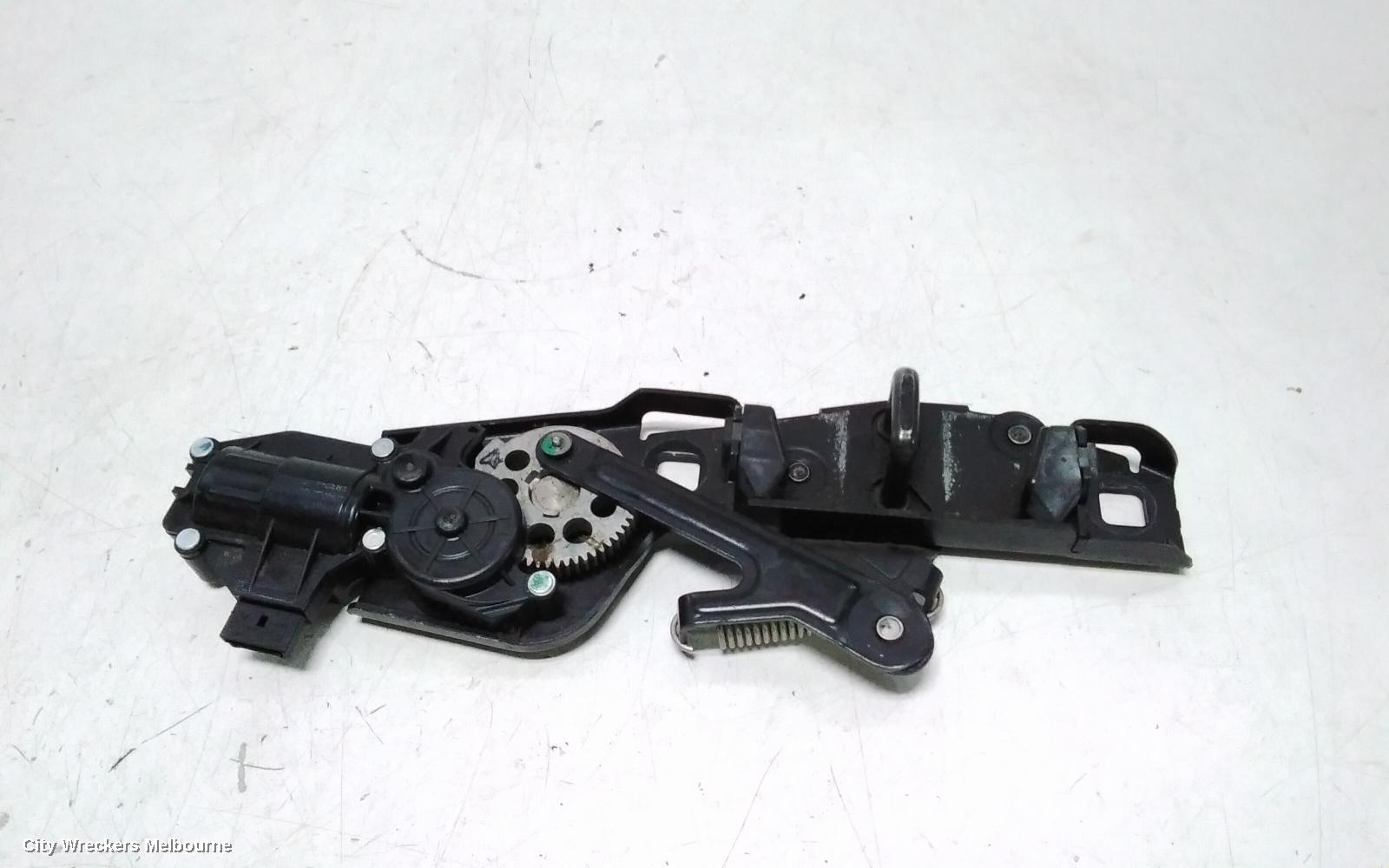 LAND ROVER RANGEROVER SPORT DOOR/BOOT/GATE LOCK, UPPER TAILGATE LOCK (GLASS), L320, SPORT, 08/2005 - 05/2013 - Image 3