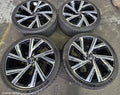 VOLKSWAGEN GOLF WHEEL MAG, FACTORY, 18X7.5IN, BERGAMO, 5 Y SPOKE, BI-COLOUR, GEN 8, 09/2020 - 06/2024 - Image 1
