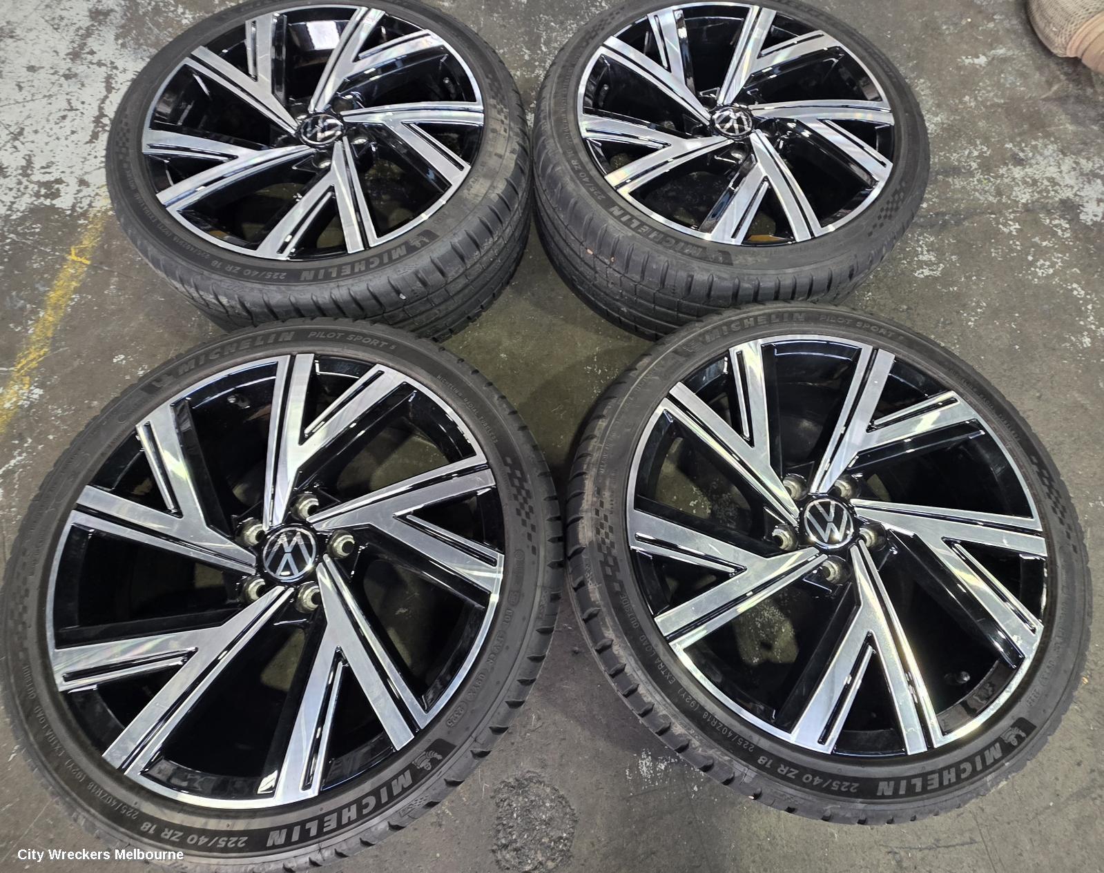 VOLKSWAGEN GOLF WHEEL MAG, FACTORY, 18X7.5IN, BERGAMO, 5 Y SPOKE, BI-COLOUR, GEN 8, 09/2020 - 06/2024 - Image 1