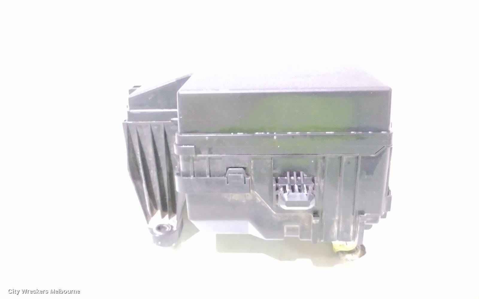 MITSUBISHI TRITON FUSE BOX, ENGINE BAY, DIESEL, 2.4, AUTO, MR, 11/2018 ONWARDS - Image 3