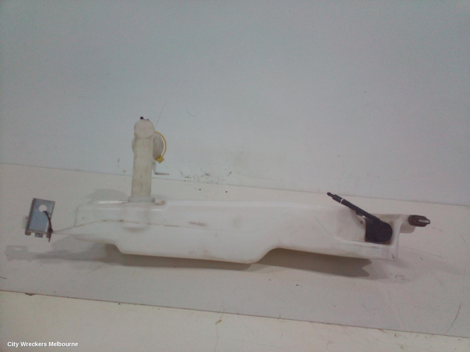 HOLDEN COLORADO WASHER BOTTLE, RG/RG 7, 01/2012 - 12/2020 - Image 3