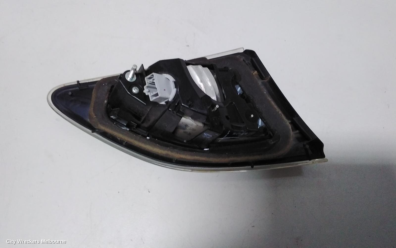 MAZDA 3 REAR GARNISH, BOOTLID LAMP (LH SIDE), BL, 04/2009 - 10/2013 - Image 3