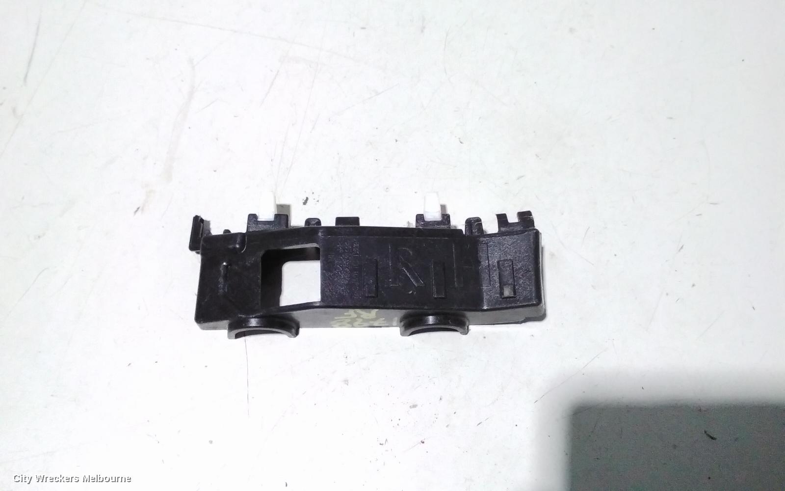 HYUNDAI TUCSON, TL, 06/2015 - 01/2021, RHF BAR SLIDER : 85525 - Image 1