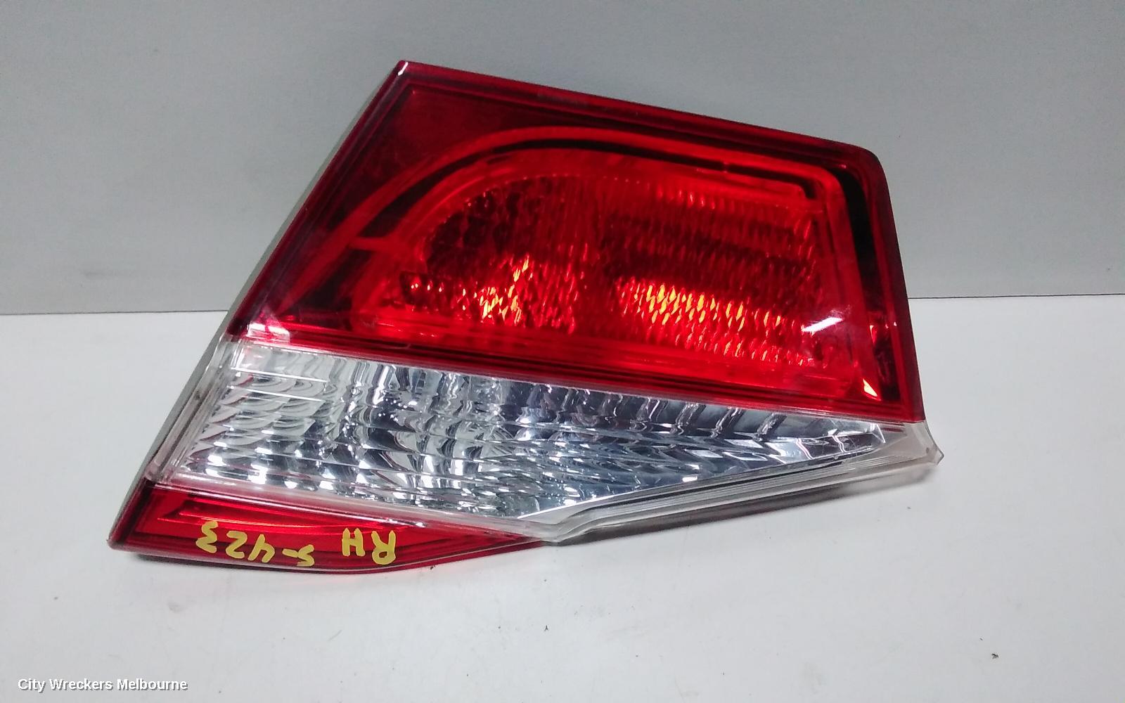TOYOTA AURION REAR GARNISH, BOOTLID LAMP (RH SIDE), GSV50R, 02/2012 - 08/2017 - Image 2