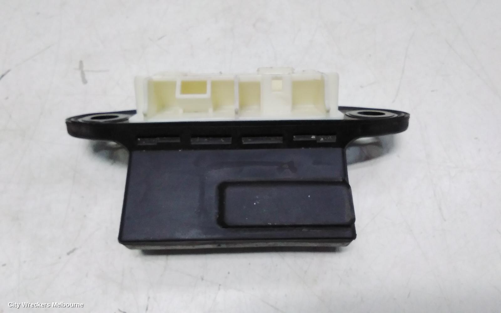 TOYOTA RAV4 TAILGATE HANDLE, XA40, 12/2012 - 12/2018 - Image 2