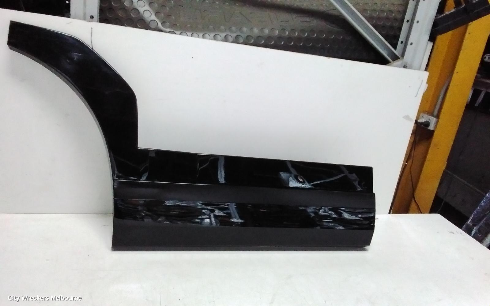 HYUNDAI SANTA FE DOOR MOULD, HAS MINER SCRACHES ON THE TOP : 136942, MX5, RH REAR, HIGH GLOSS BLACK, 11/2023 ONWARDS - Image 2