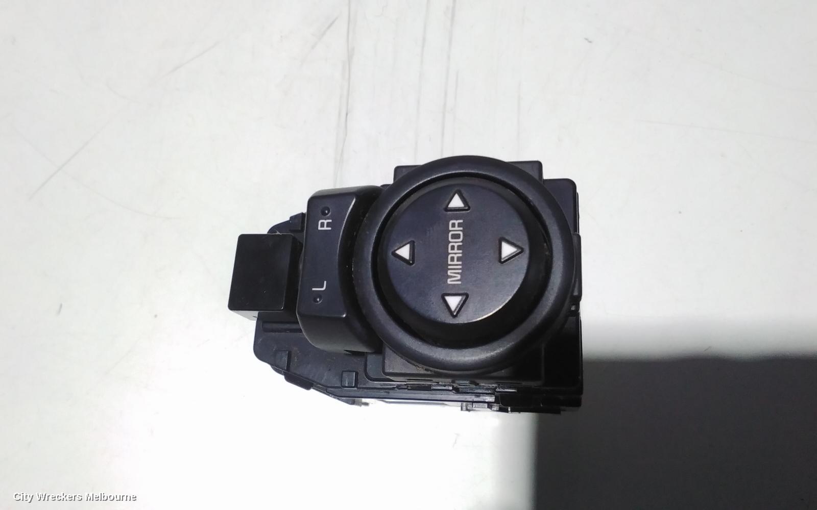 KIA RIO, YB, 12/2016 - 06/2023, MIRROR SWITCH : 87446 - Image 1