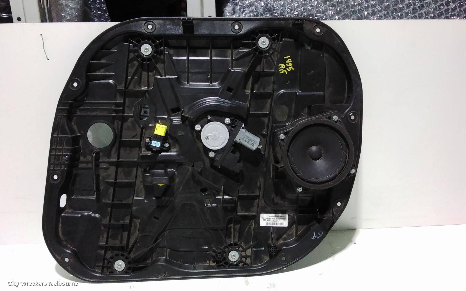 KIA CARNIVAL/GRAND CARNIVAL RIGHT FRONT WINDOW REG/MOTOR, YP, 02/2015 - 10/2020 - Image 1