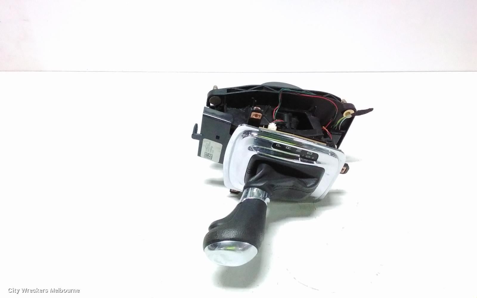 HOLDEN COMMODORE GEAR STICK/SHIFTER, 3.6/6.0/6.2, PETROL, AUTO T/M, VF, 05/2013 - 12/2017 - Image 2