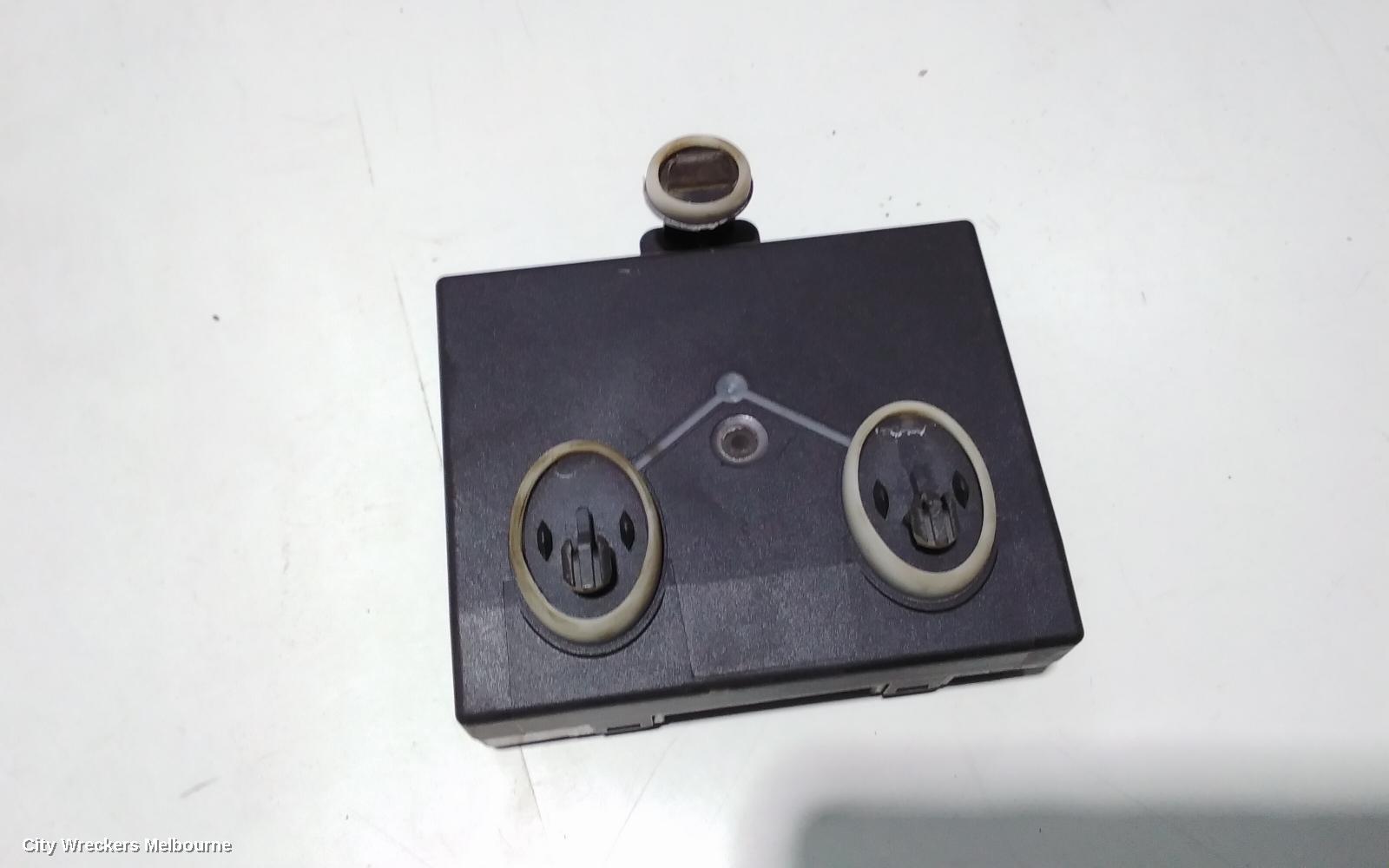 VOLKSWAGEN PASSAT, B8/MK7, 06/2015 - 05/2023, RHR , CODING PASS / CONTROL UNIT ~ 5Q0959595B ~ VIN:WVWZZZ3CZHE030462: 88885 - Image 3