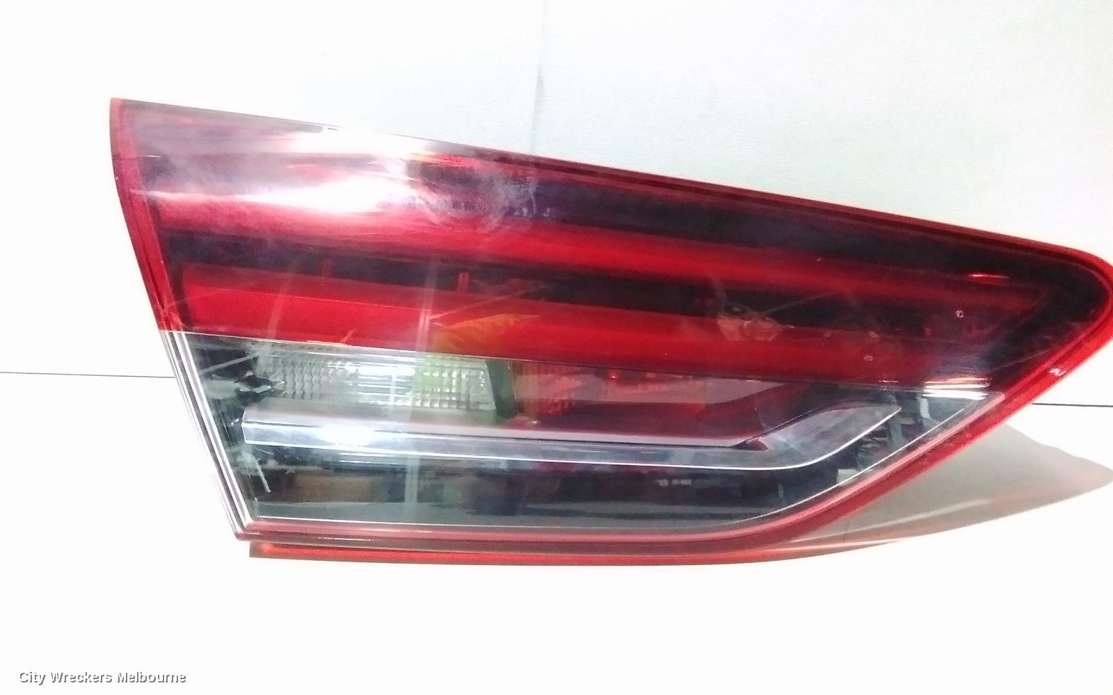 HOLDEN COMMODORE REAR GARNISH, TAILGATE LAMP (LH SIDE), ZB, HATCH, LED TYPE, 10/2017 - 12/2020 - Image 3