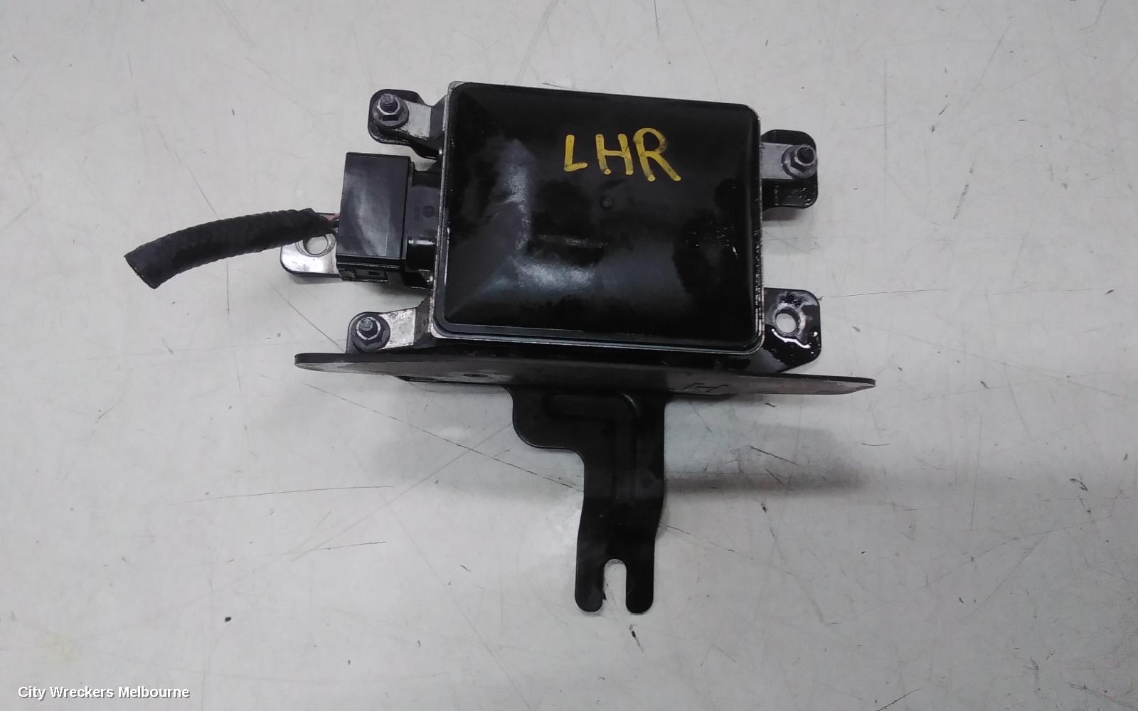 HYUNDAI GENESIS, DH, 11/2014 - 01/2018, 95811-B1100 LEFT REAR BLIMD SPOT RADAR SENSOR: 141405 - Image 1