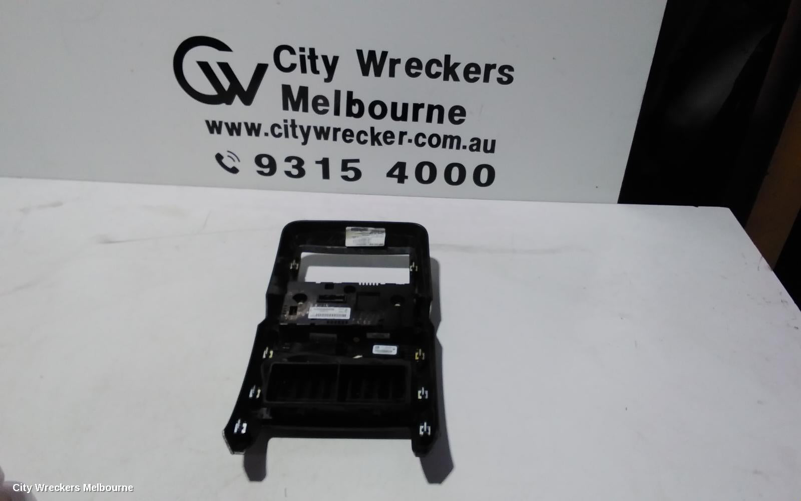 TOYOTA PRIUS, ZVW40R, PRIUS V, 05/2012 - 11/2022, CENTER AIRVENT: 100003 - Image 2