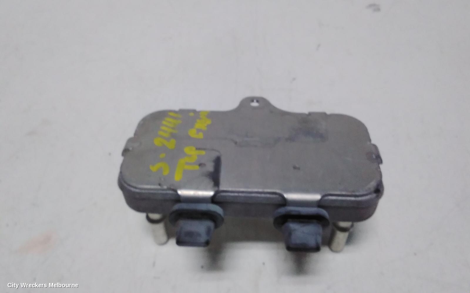 LAND ROVER DISCOVERY SPORT COOLER, ENGINE OIL COOLER, 2.0, DIESEL, L550, 07/2016 ONWARDS - Image 2