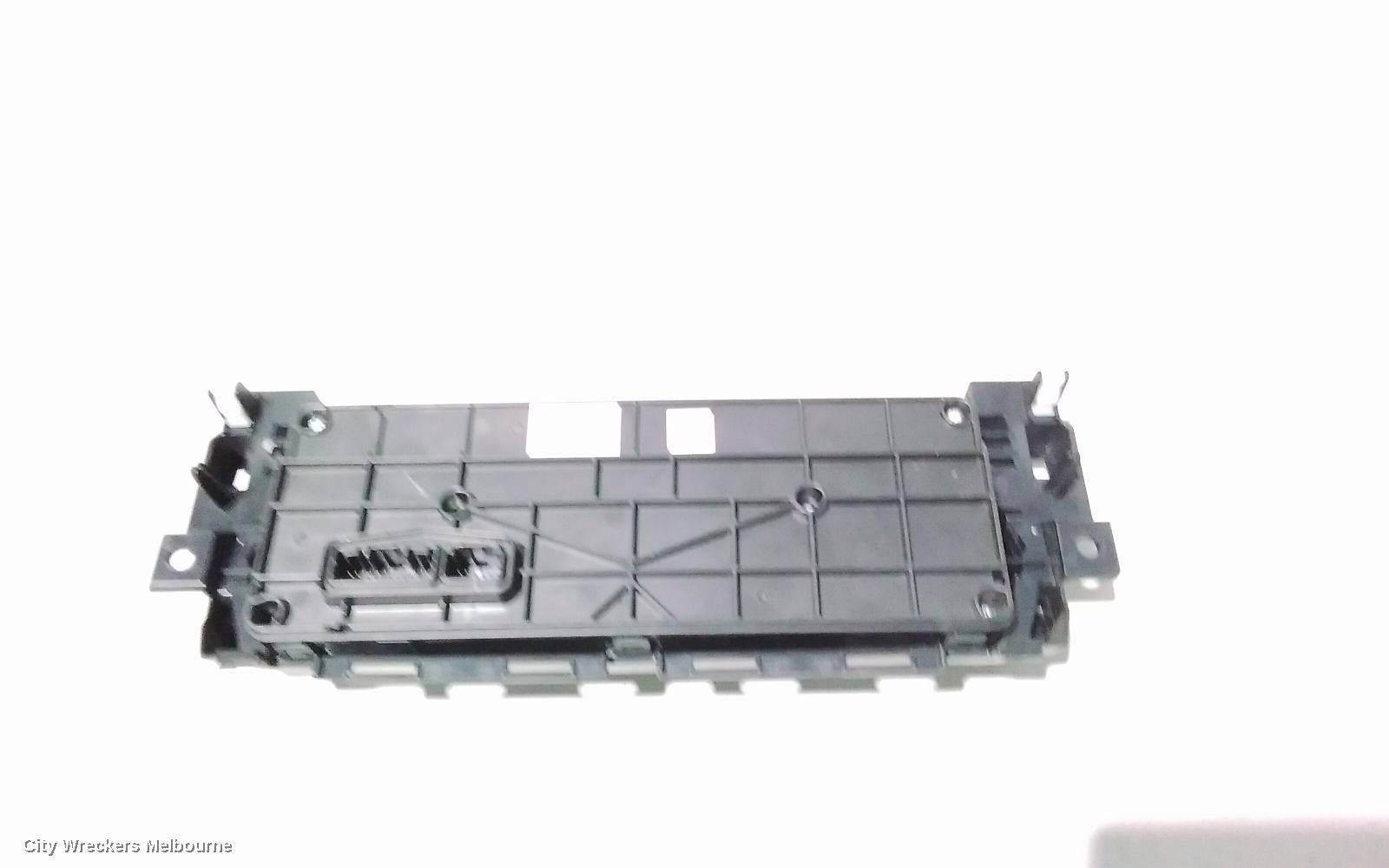 MAZDA CX9 HEATER/AC CONTROLS, FRONT, THREE ZONE CLIMATE CONTROL, HEATED SEAT TYPE, TC, AZAMI TC/TOURING/GT/GT SP, 07/2016 ONWARDS - Image 3