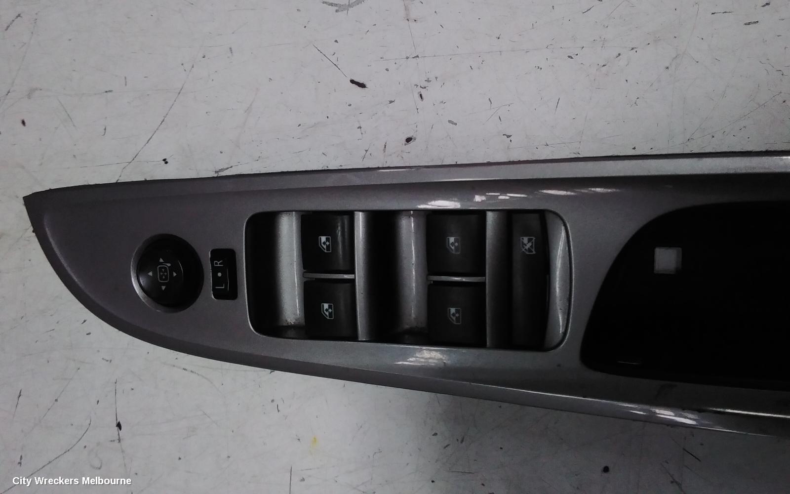 HOLDEN COMMODORE PWR DR WIND SWITCH, RH FRONT (MASTER SWITCH), VF, SILVER, 4 SWITCH TYPE, 05/2013 - 12/2017 - Image 3