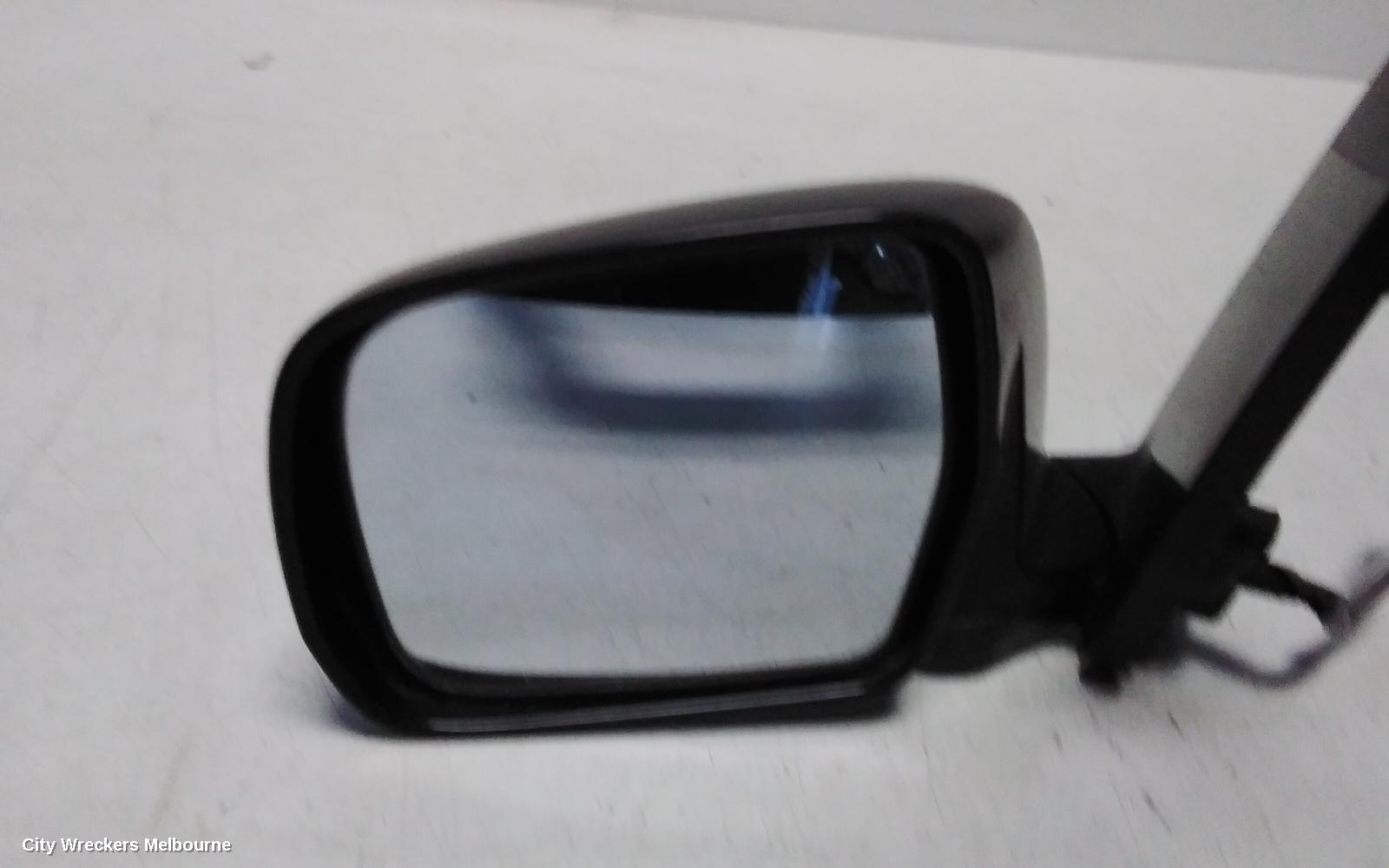 TOYOTA TARAGO LEFT DOOR MIRROR, ACR30, POWER, 06/2000 - 02/2006 - Image 3