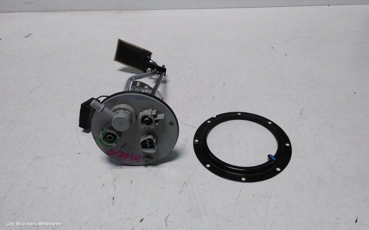 TOYOTA HIACE FUEL PUMP, DIESEL, TRH/KDH, 01/2005 - 04/2019 - Image 2