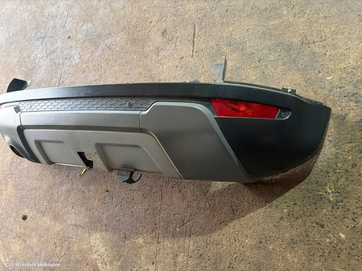 LAND ROVER RANGEROVER EVOQUE REAR BUMPER, BUMPER BAR (CENTRE), L538, BECKHAM, 11/2011 - 01/2019 - Image 2