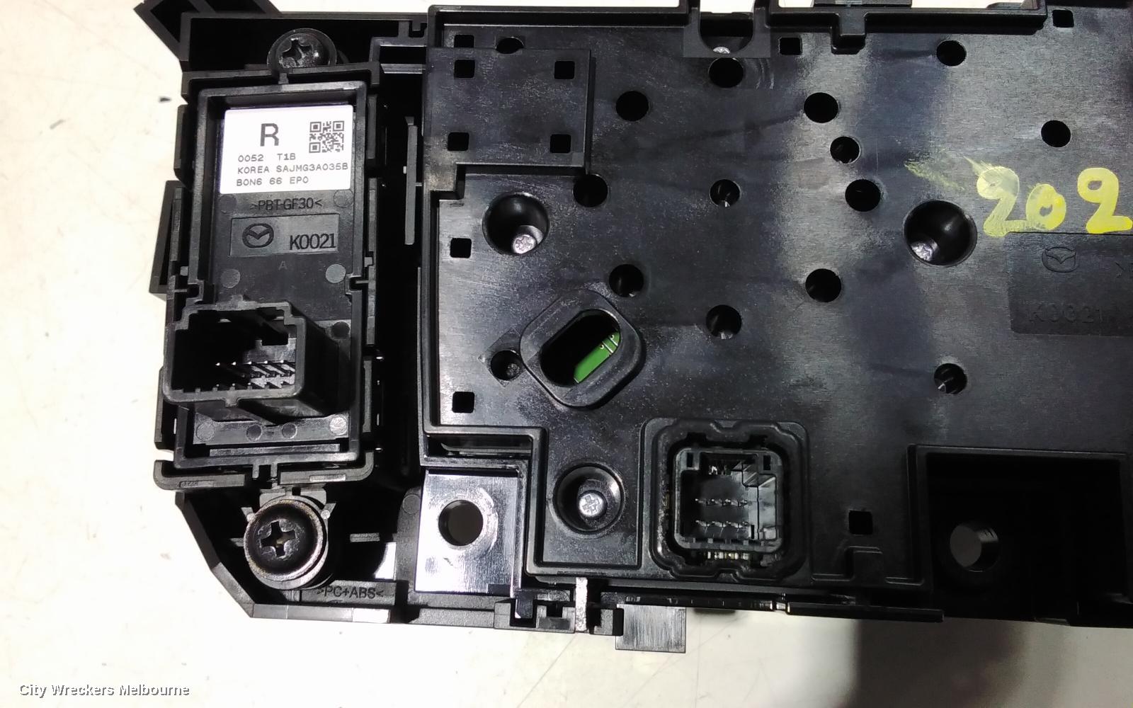 MAZDA CX30 RADIO/CD/DVD/SAT/TV, HEAD UNIT, 10.25IN, DM, 10/2019 ONWARDS - Image 3