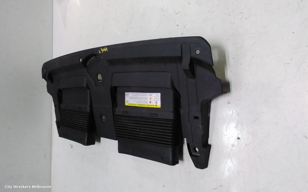 AUDI Q7 AIR CLEANER DUCT/HOS, 4M, 07/2015 ONWARDS - Image 1
