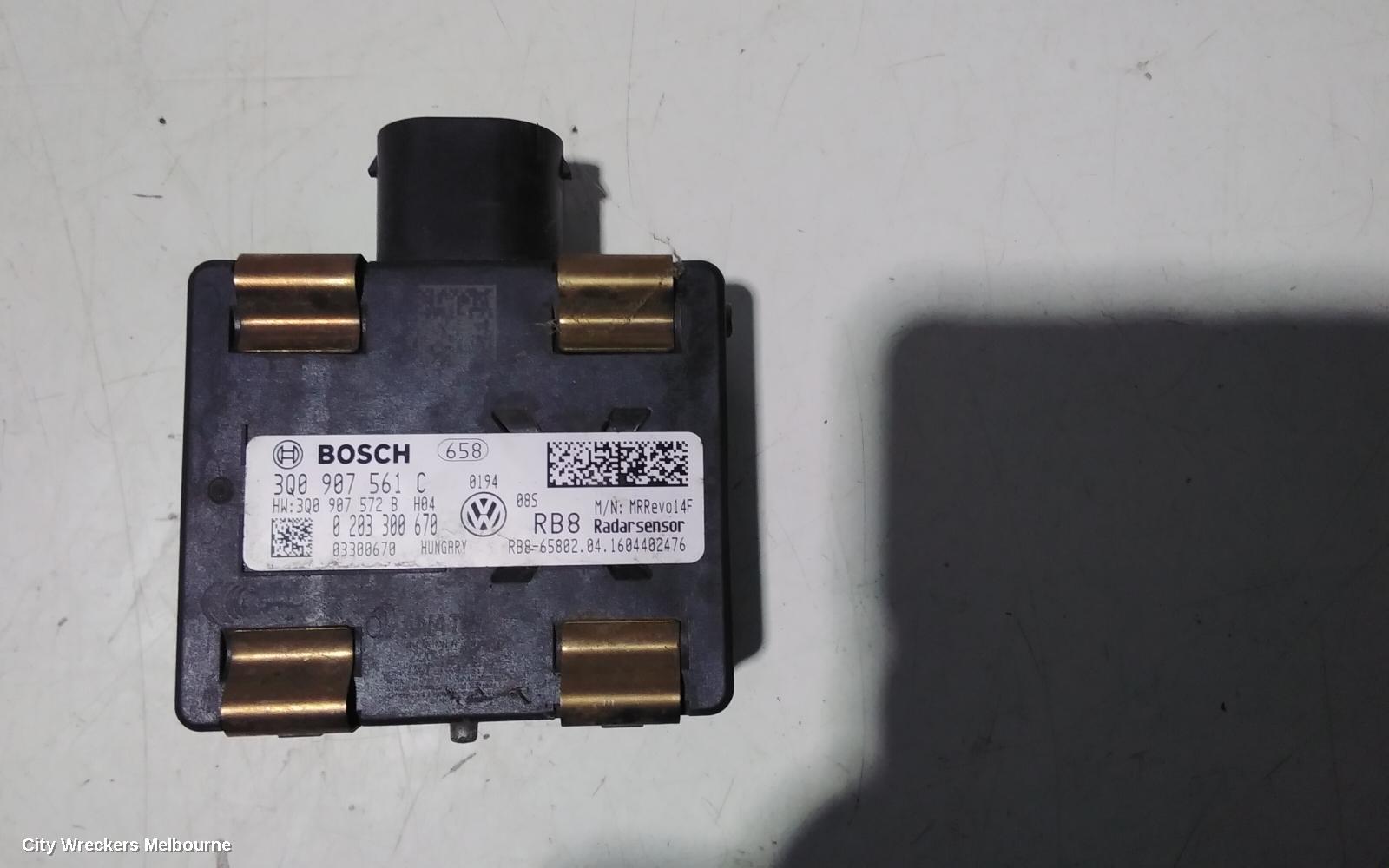 VOLKSWAGEN PASSAT, B8/MK7, 06/2015 - 05/2023, 3Q0.907.561.C ~  RB8 - RADAR SENSOR  WITH BRACKET: 102905 - Image 1