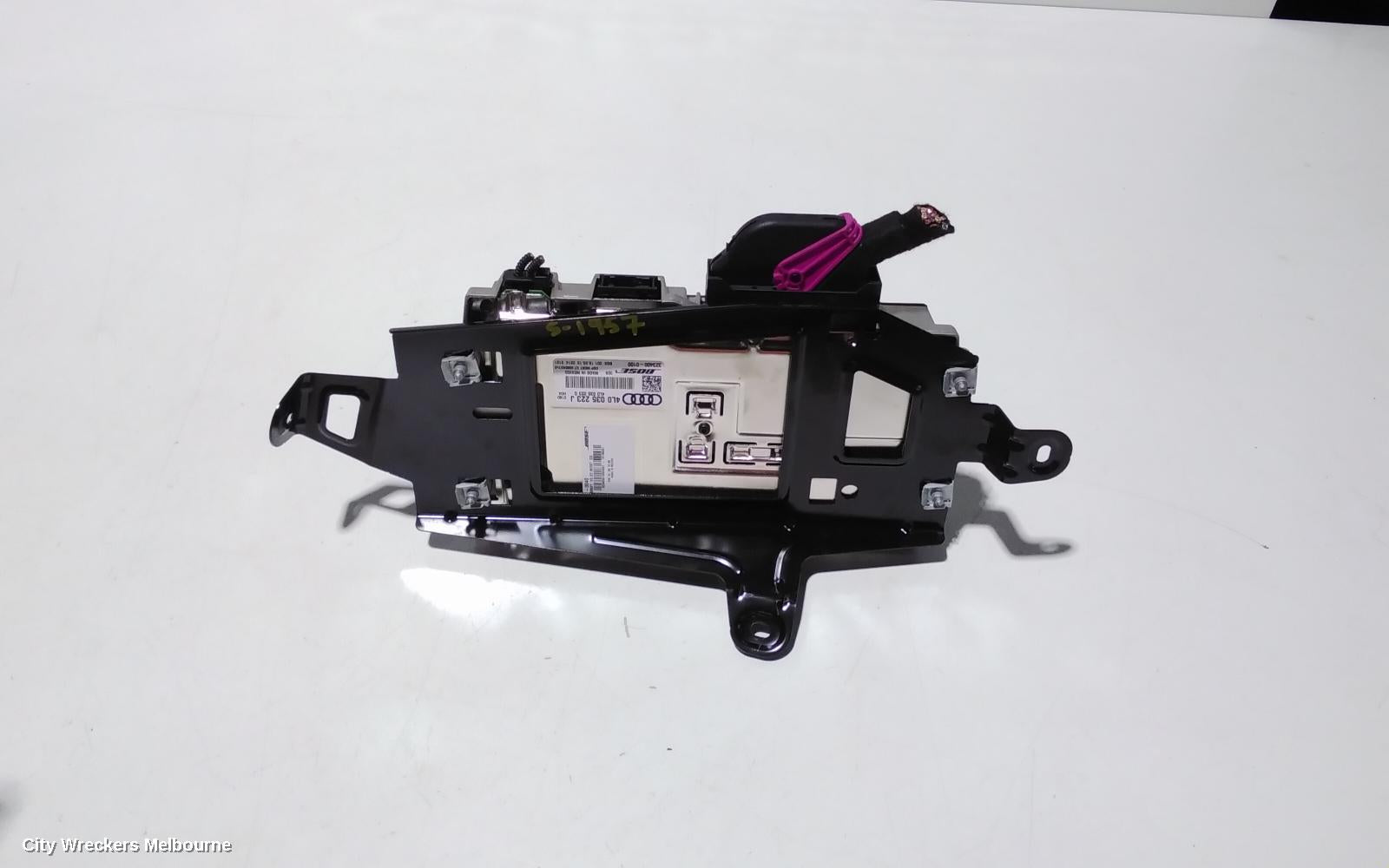 AUDI Q7 RADIO/CD/DVD/SAT/TV, AMPLIFIER, 4L, P/N 4L0910223E/4L0910223K, 09/2006 - 08/2015 - Image 3