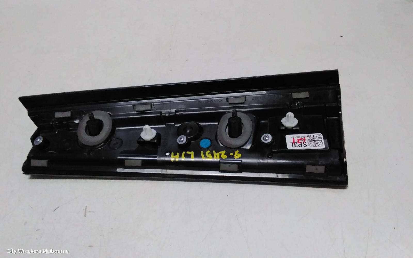 HYUNDAI STARIA REAR GARNISH, TAILGATE LAMP (LH SIDE), W/ LED TYPE, US4, 04/2021 ONWARDS - Image 3