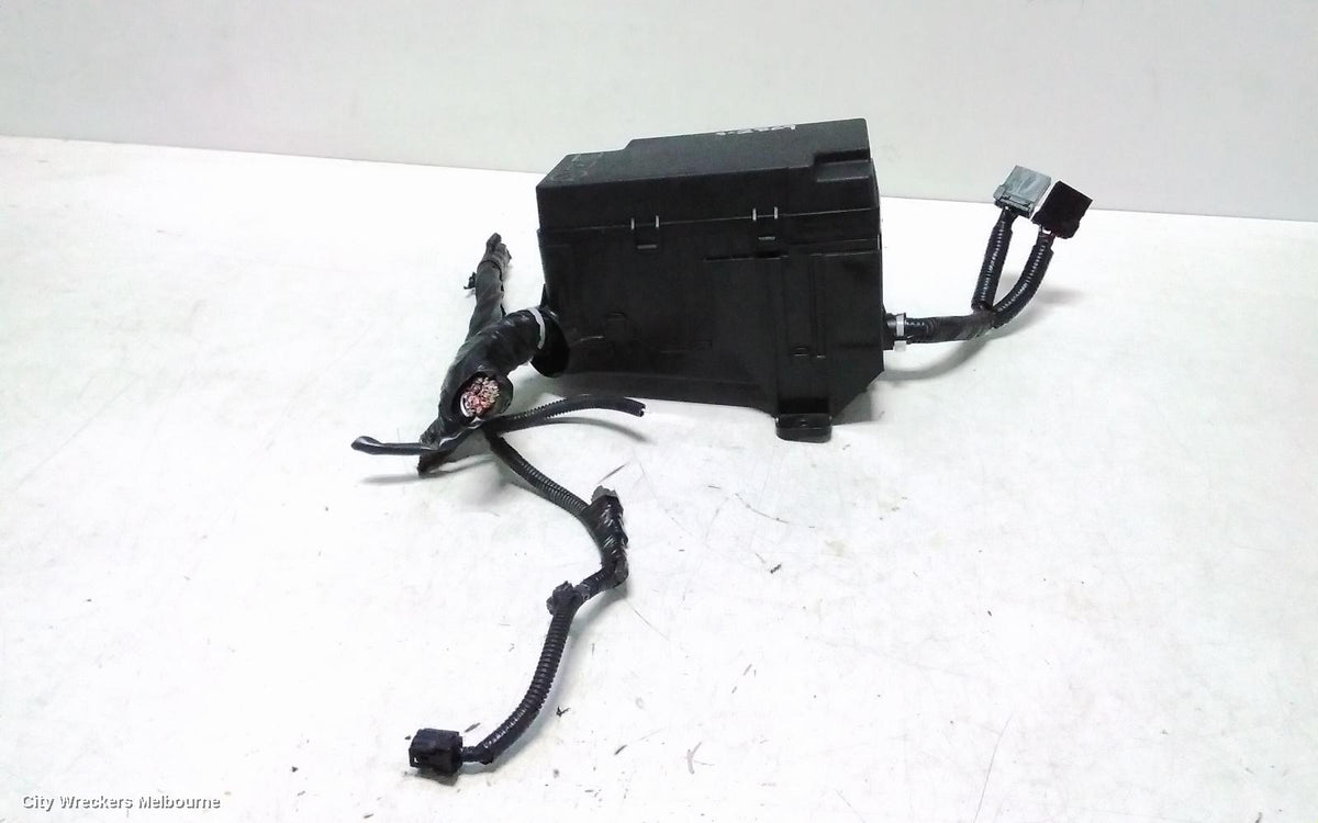 ISUZU DMAX FUSE BOX, ENGINE BAY, RG, 07/2020 ONWARDS - Image 1