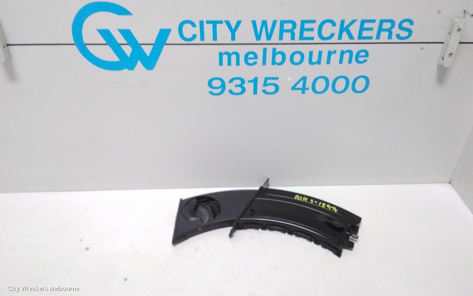 BMW 3 SERIES, E90, 03/2005 - 12/2013, CUPHOLDER RIGHT (DRIVER SIDE) - TESTED WORKS: 78866 - Image 1
