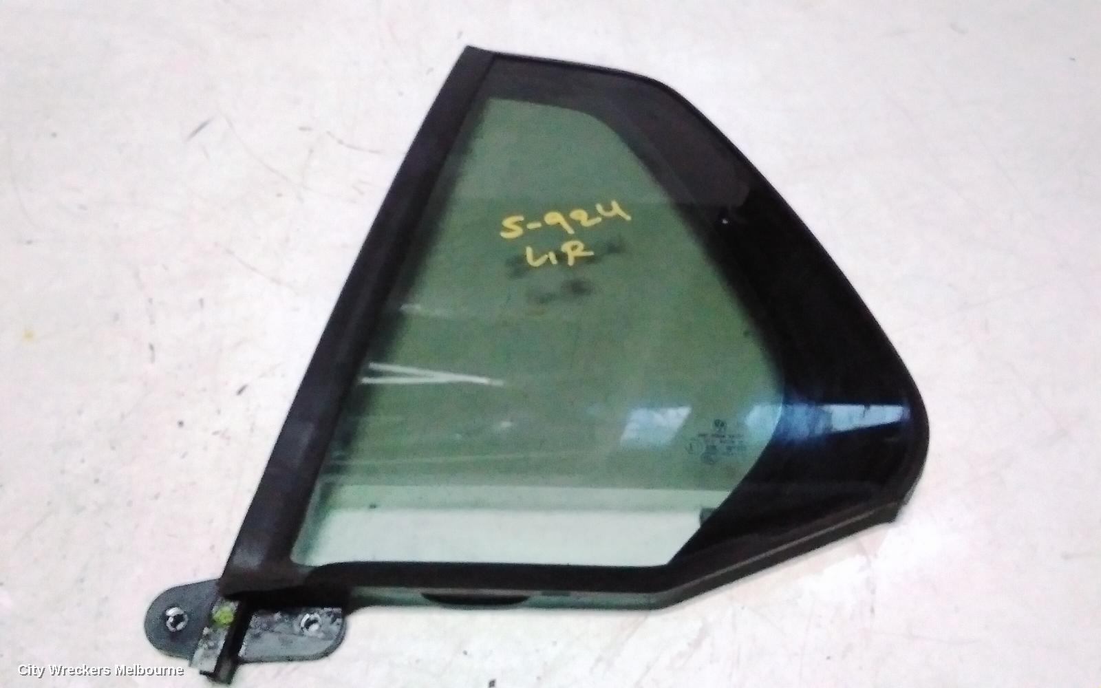 VOLKSWAGEN GOLF LEFT REAR 1/4 DOOR GLASS, GEN 7, HATCH, TINTED, 11/2012 - 08/2020 - Image 2