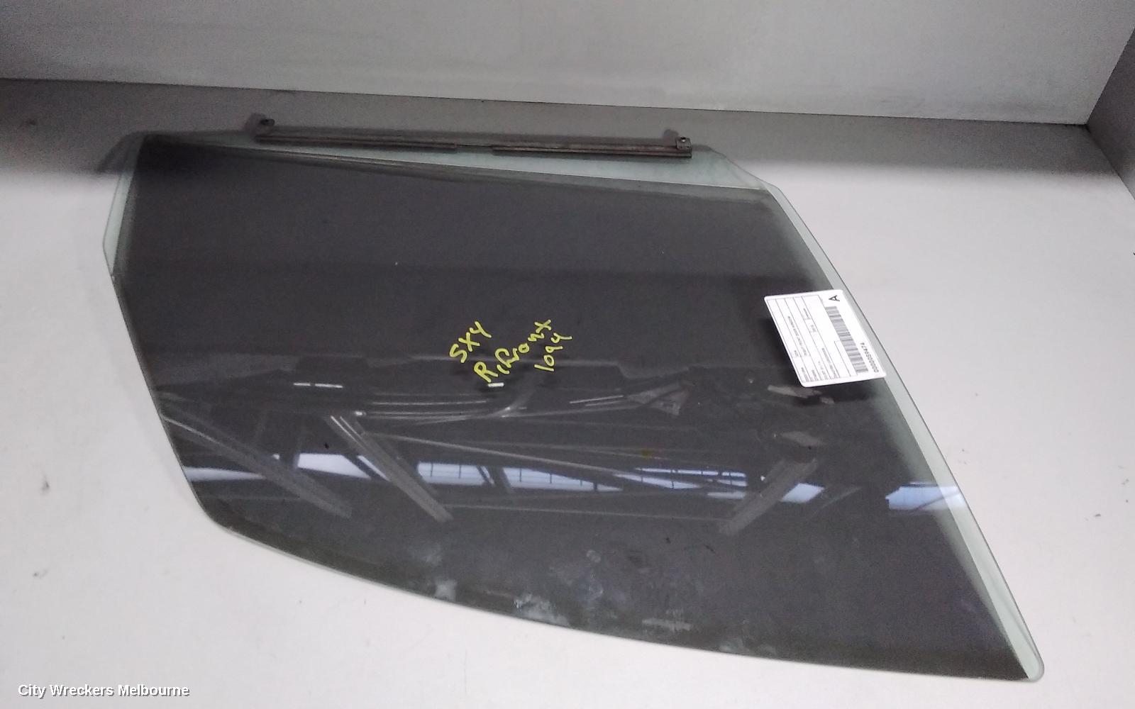 SUZUKI SX4 RIGHT FRONT DOOR WINDOW, 01/2007 - 01/2014 - Image 1
