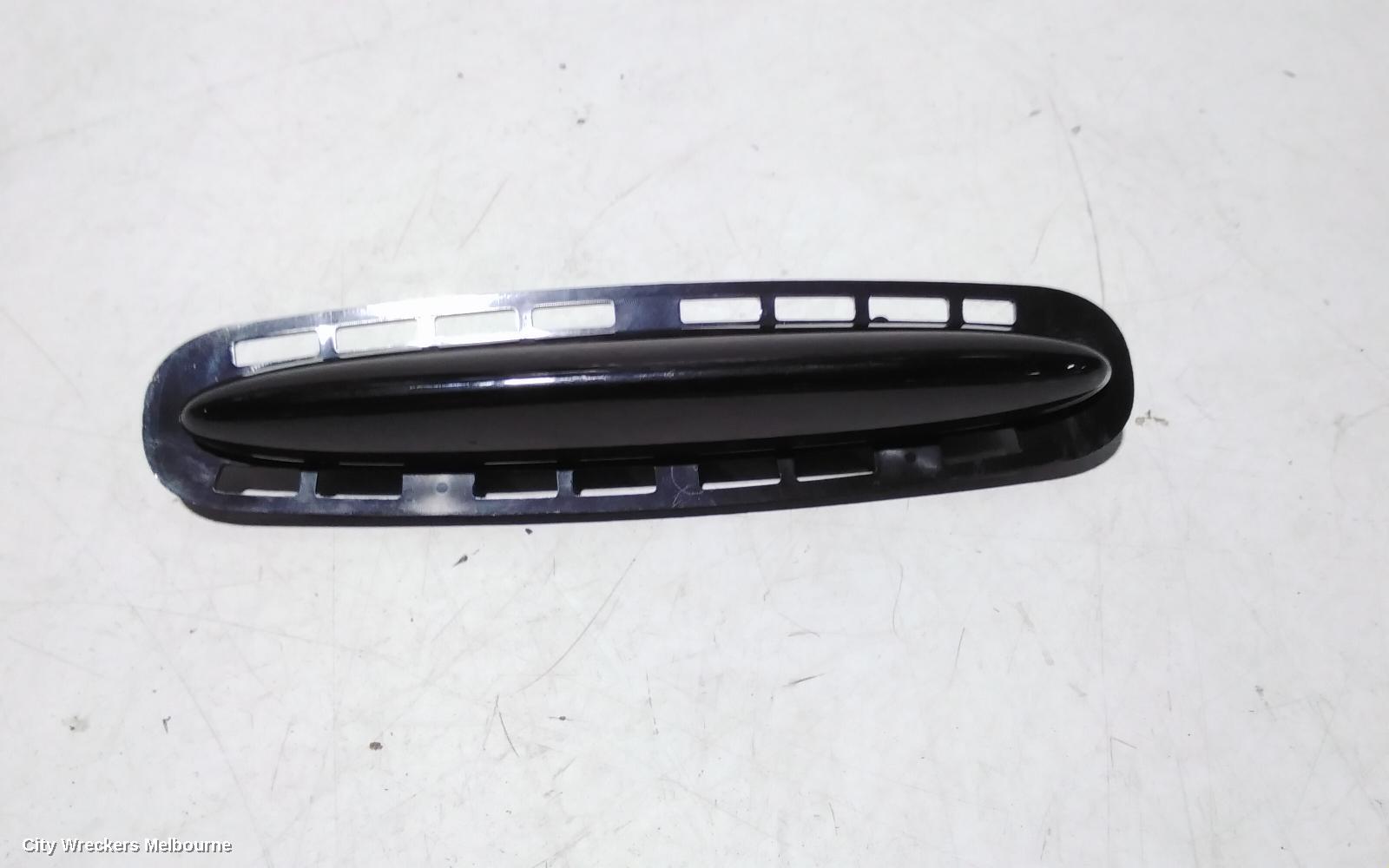 CHRYSLER 300C HIGH LEVEL STOPLIGHT, 11/2005 - 12/2011 - Image 1