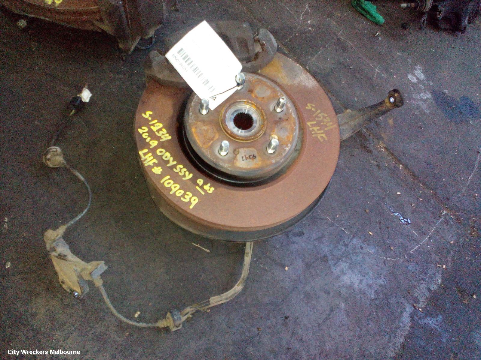 HONDA ODYSSEY LEFT FRONT HUB ASSEMBLY, RB, ABS TYPE, 07/2004 - 12/2013 - Image 2