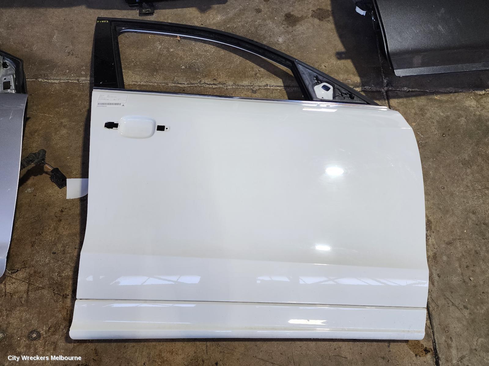 AUDI Q5 RIGHT FRONT DOOR, 8R, 03/2009 - 08/2013 - Image 1