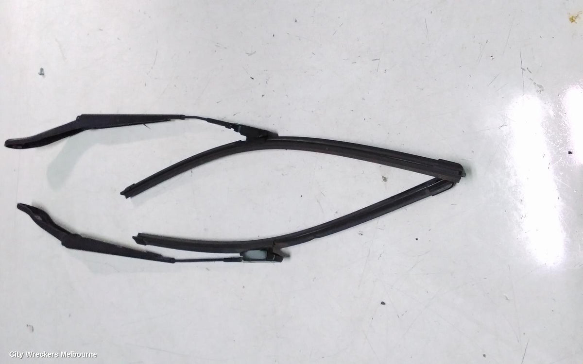 LAND ROVER RANGEROVER EVOQUE WIPER ARM, L538, PAIR, 11/2011 - 01/2019 - Image 1