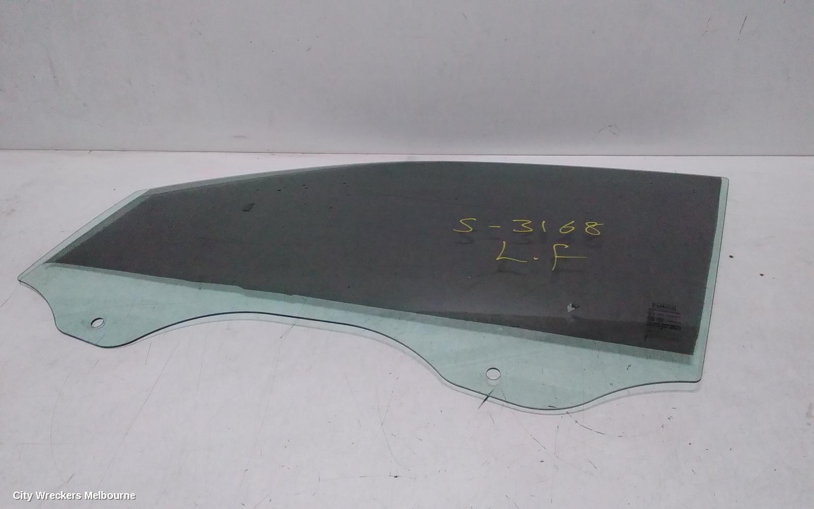 RENAULT TRAFIC LEFT FRONT DOOR WINDOW, X82, 01/2015 ONWARDS - Image 1