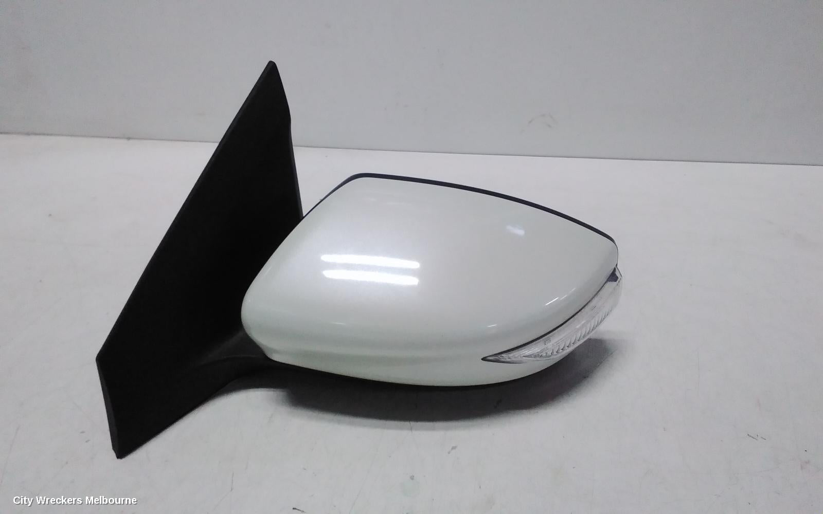 NISSAN PULSAR LEFT DOOR MIRROR, B17, SEDAN, MANUAL FOLD TYPE, 12/2012 - 12/2017 - Image 2