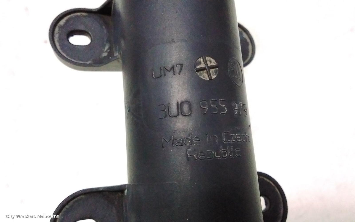SKODA SUPERB WASHER JET, 3T 03/2009 - 12/2015 - Image 3