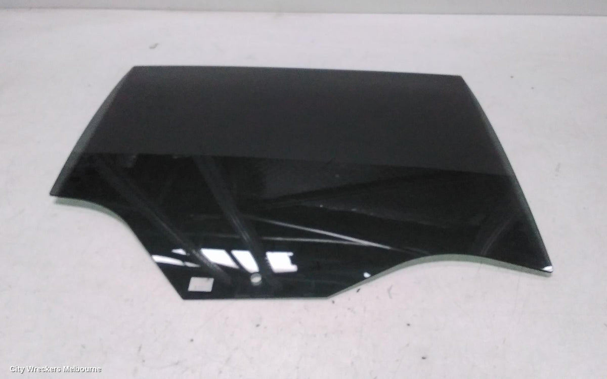 VOLKSWAGEN GOLF RIGHT REAR DOOR WINDOW, GEN 8, 09/2020 ONWARDS - Image 1