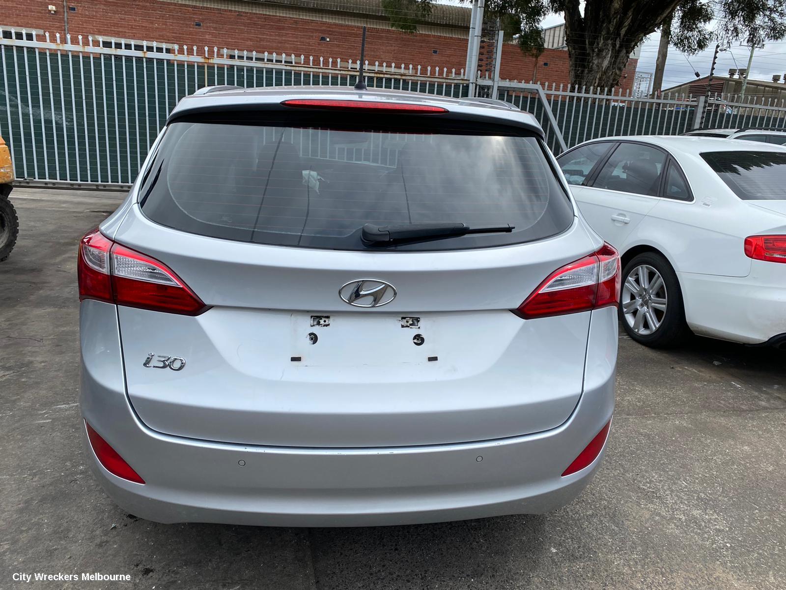 HYUNDAI I30 LEFT FRONT DOOR WINDOW, GD, WAGON, 02/2012 - 07/2016 - Image 3