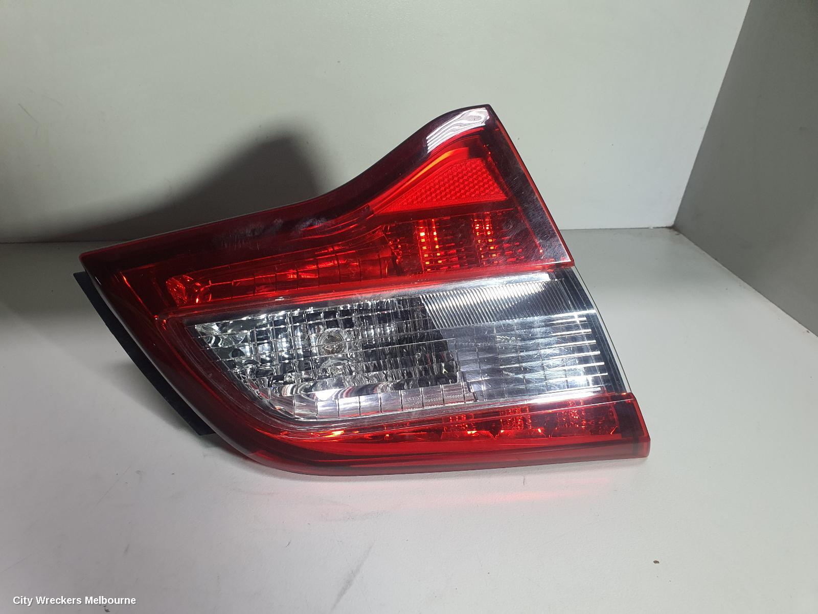 SUBARU LIBERTY REAR GARNISH, BOOTLID LAMP (LH SIDE), 6TH GEN, 08/2014 ONWARDS - Image 1