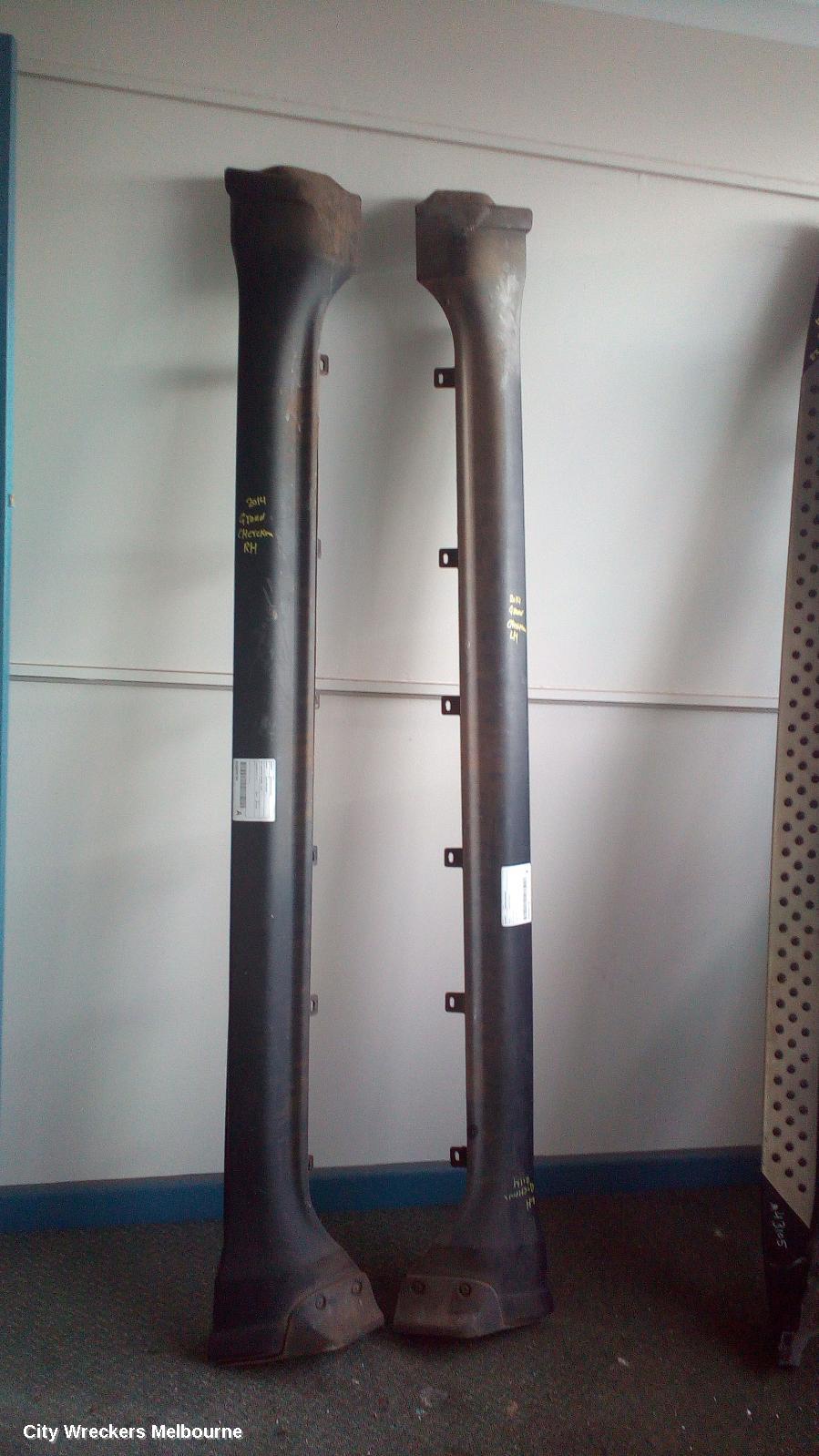 JEEP GRANDCHEROKEE SIDE STEP/SKIRT, WK, SIDE SKIRT, LH SIDE, 10/2010 ONWARDS - Image 2