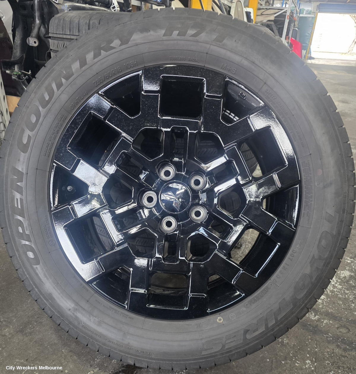 MITSUBISHI OUTLANDER WHEEL MAG, FACTORY, 18X7.5IN, MULTISPOKE, HIGH GLOSS BLACK, ZM, 01/2025 ONWARDS - Image 3