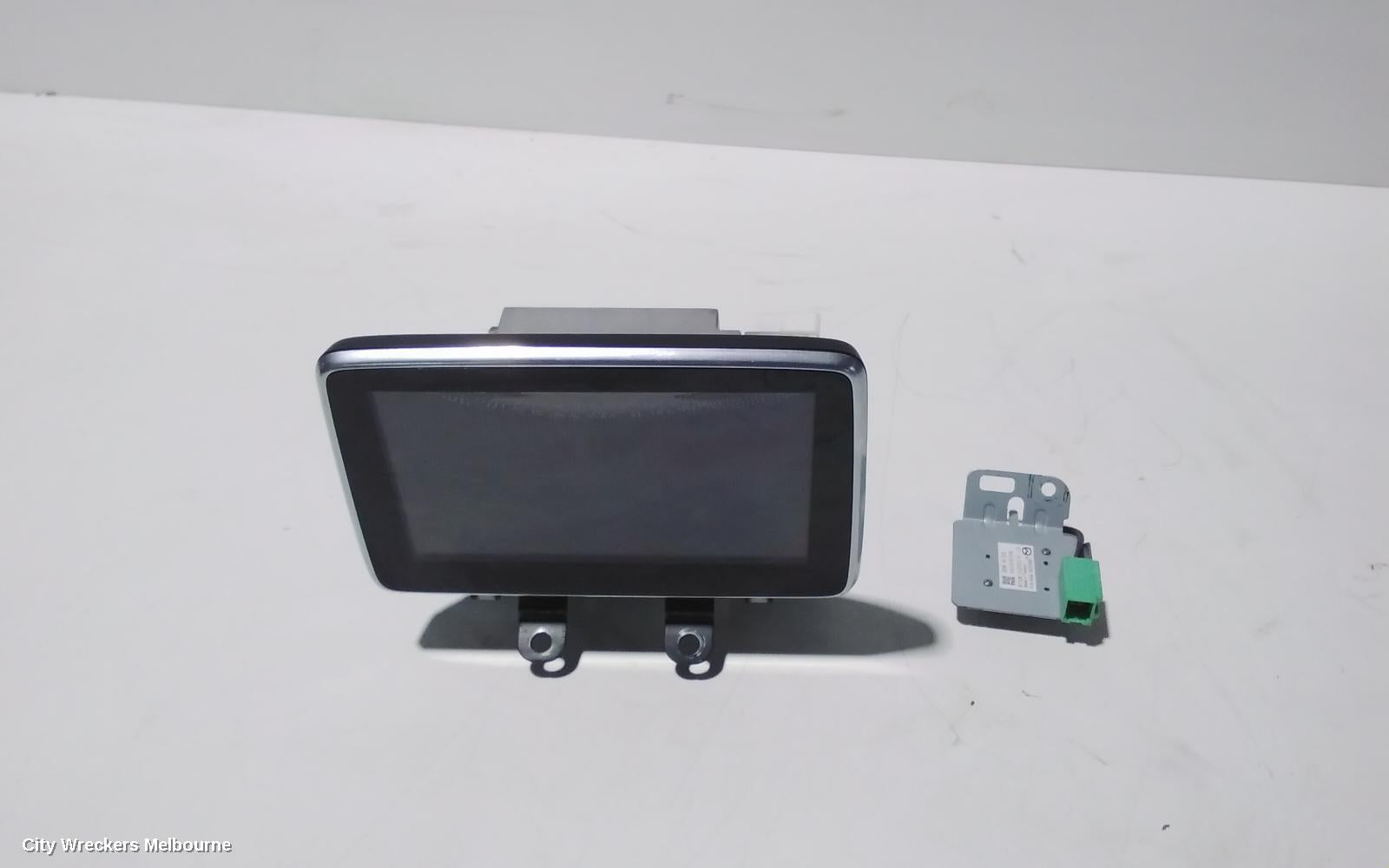 MAZDA CX3 RADIO/CD/DVD/SAT/TV, DISPLAY UNIT, 7IN TOUCHSCREEN, DK, 03/2015 - 02/2022 - Image 1
