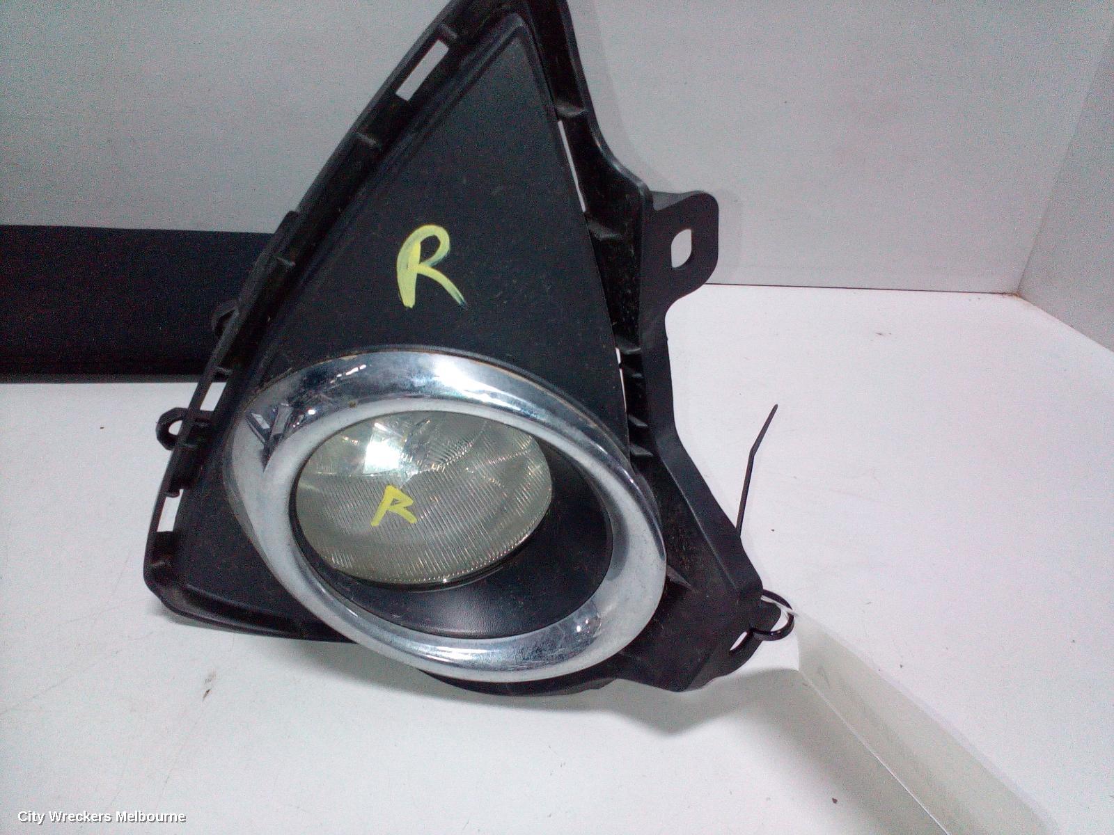 TOYOTA COROLLA RIGHT INDICATOR/FOG/SIDE, BUMPER FOGLAMP, ZRE182R, HATCH, 10/2012 - 03/2015 - Image 1